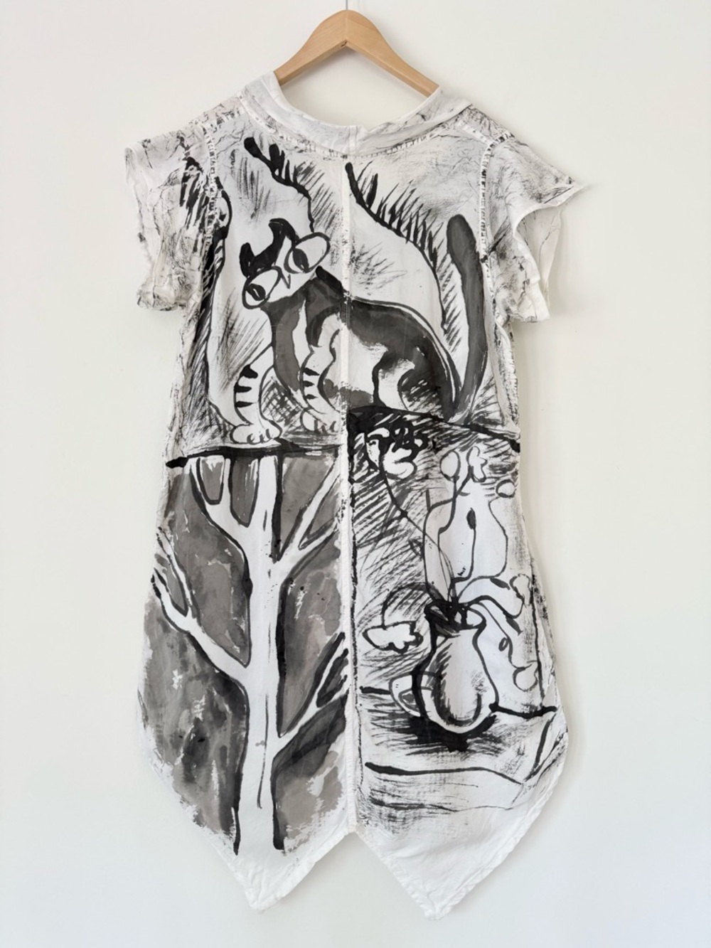Skifo White Short-Sleeve Tunic Dress with Black Sketch Novelty Cat Print, Size M - Picture 2 of 12